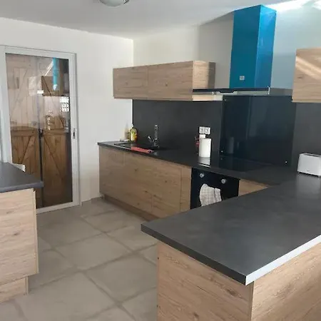 La Perle De Maison Bord De L Etang Animaux Bienvenus Sur Demande Sète